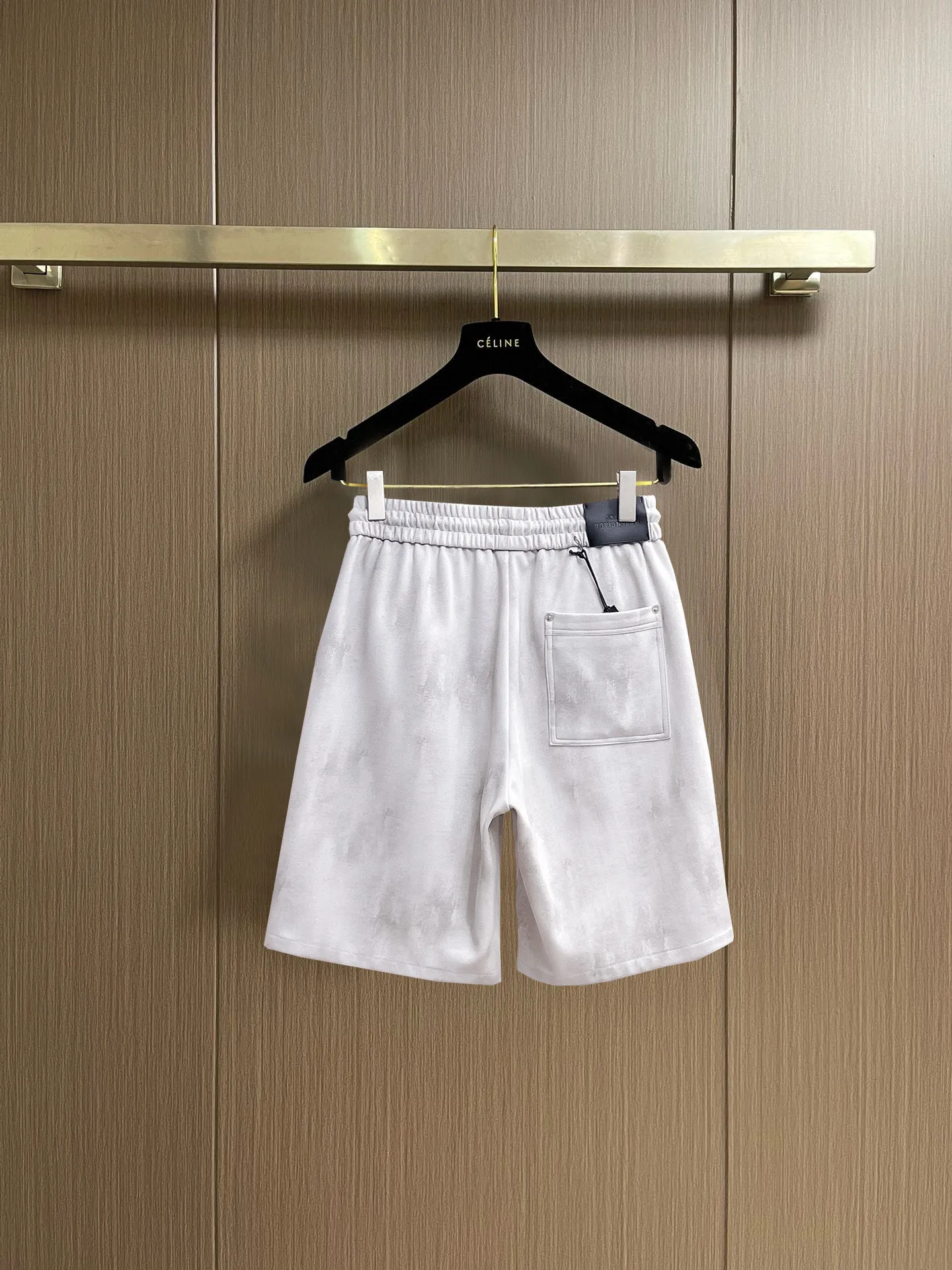 Balenciaga's three-standard complete 2026 summer New Arrival men's casual shorts, advanced custom-made Breathable fabric, Breathable fabric, extremely stretchy and comfortable, impeccable details, top-grade accessories, original logo design concept, delicate and soft feel! The upper body fit is awesome! Size: M-XXXL Please state your height and weight when ordering